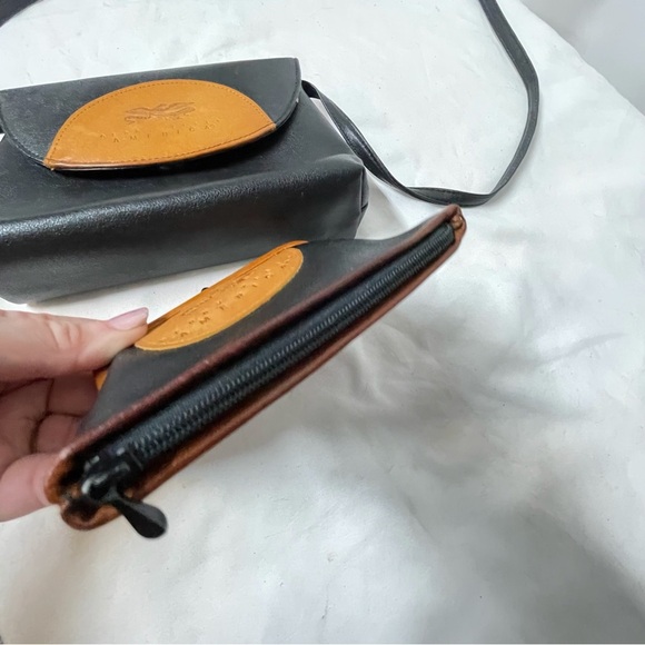 America Perry Ellis Crossbody Purse W Change Purse Leather - Picture 7 of 10